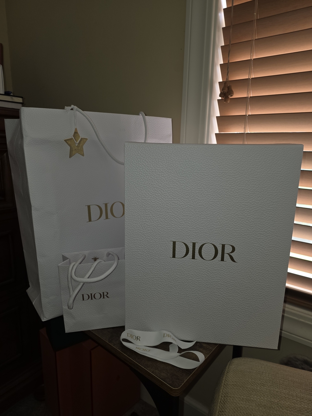 Dior White and Gold Luxury Gift Packaging Set